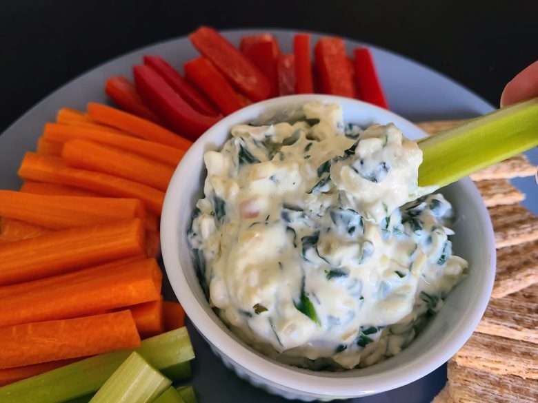 Creamy garlic and spinach dip