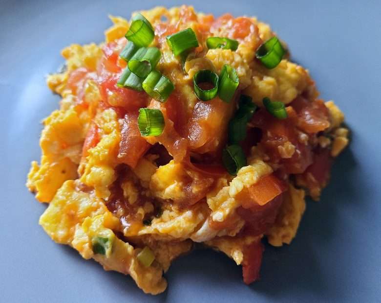 Chinese stir-fried tomato and eggs