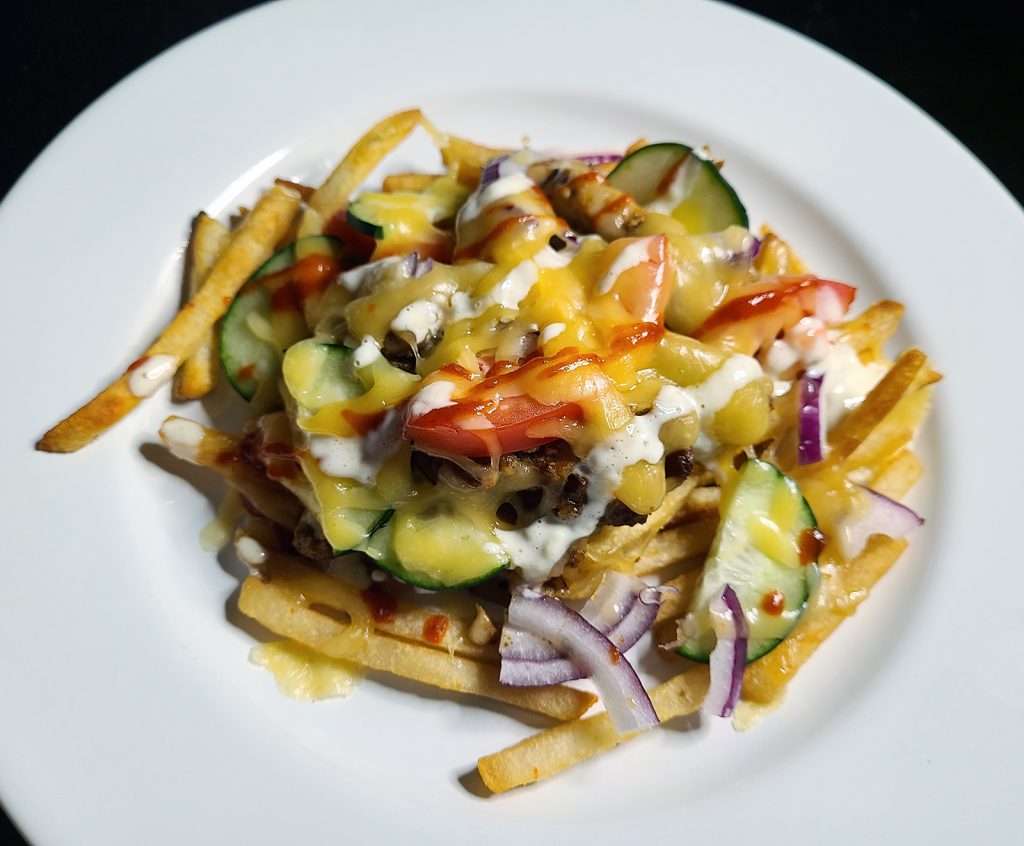 Kapsalon (Fries with Shawarma)