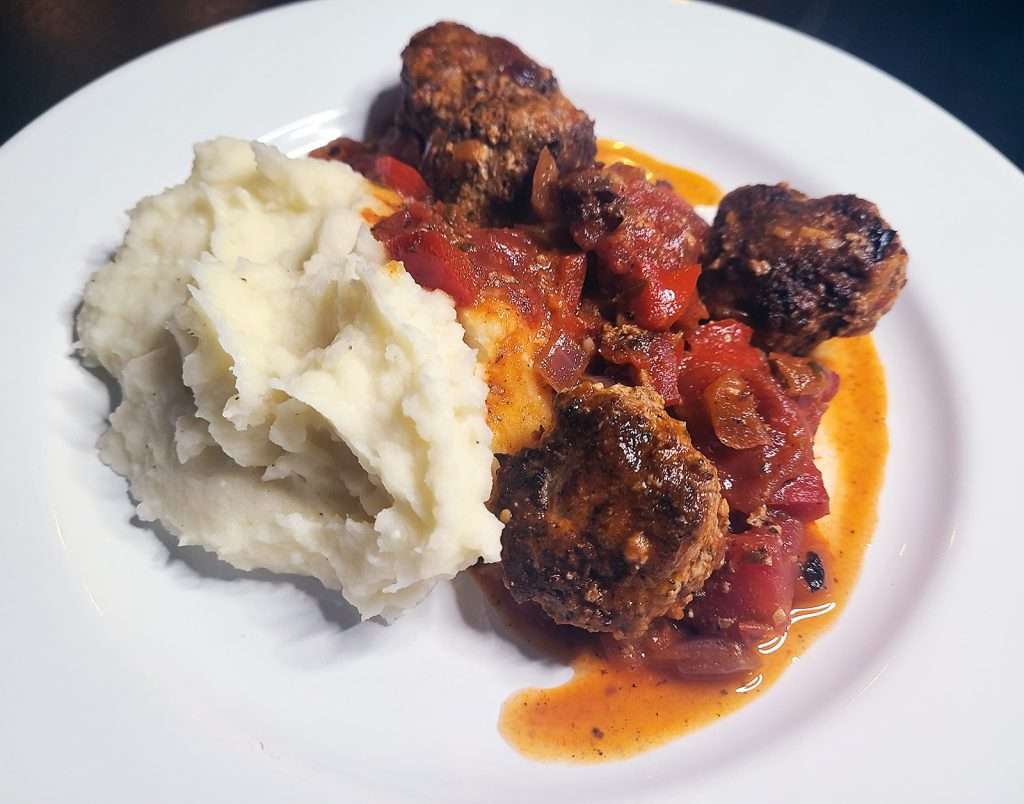 Chiftele Marinate (Meatballs in Sauce)
