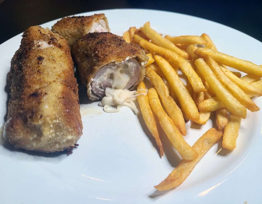 Karađorđeva Šnicla (Schnitzel Stuffed with Cheese)